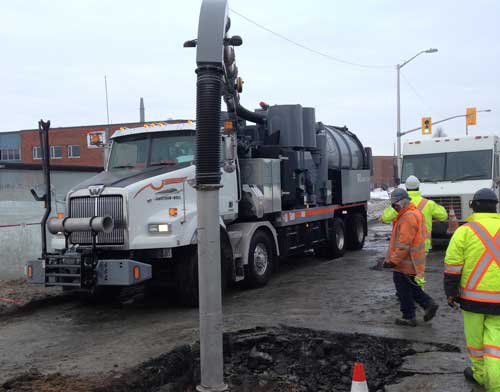 Vacuum Truck Hydro Excavating street and sewer